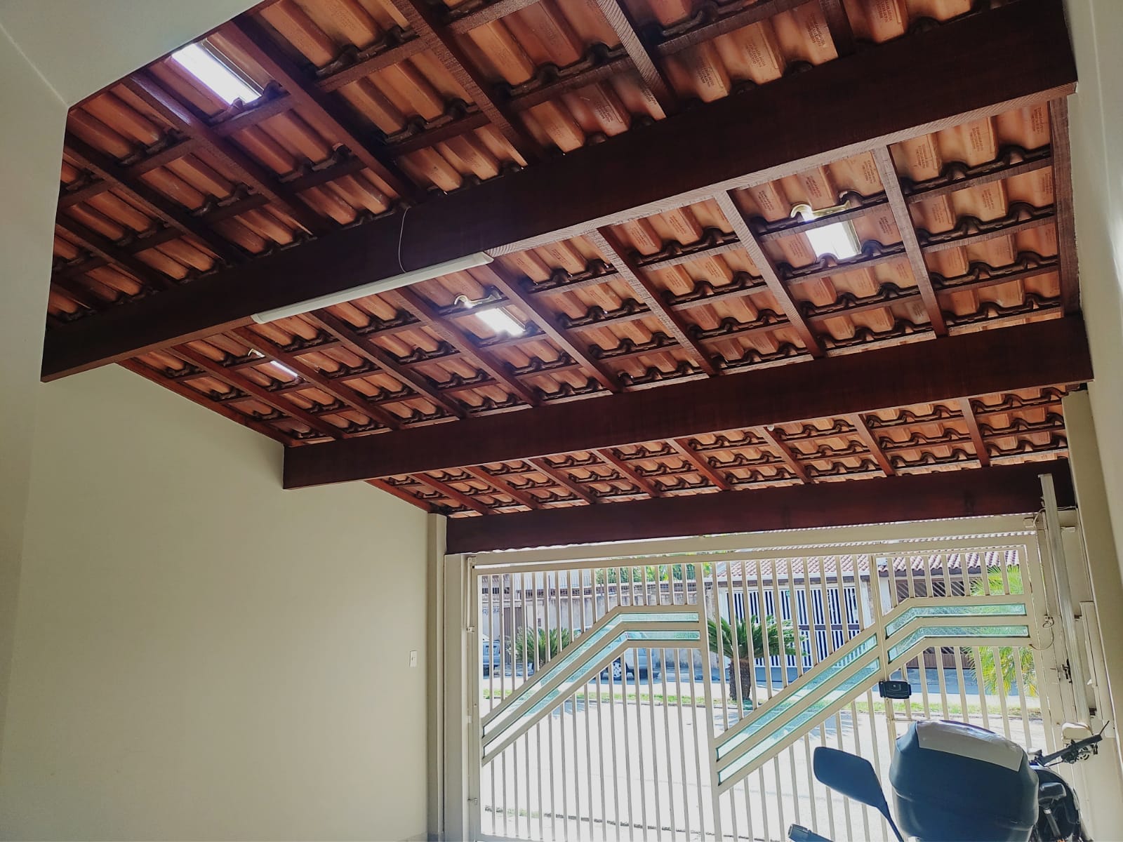 Casa Moderna e Completa com Placa Solar e 5 Ar-Condicionados na Av. Professora Zilah de Aquino - Tatuí 