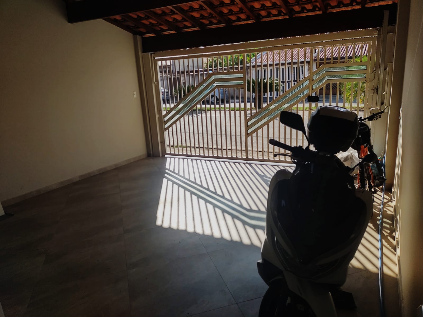 Casa Moderna e Completa com Placa Solar e 5 Ar-Condicionados na Av. Professora Zilah de Aquino - Tatuí 