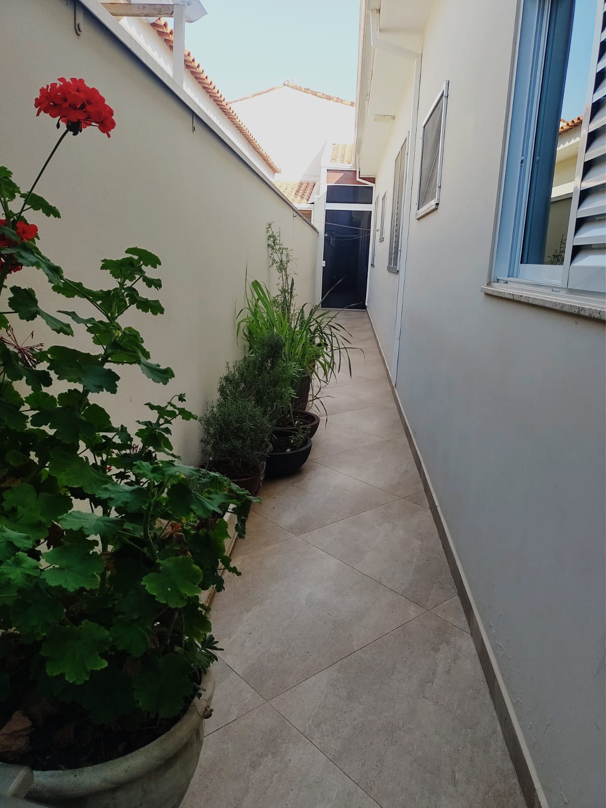 Casa Moderna e Completa com Placa Solar e 5 Ar-Condicionados na Av. Professora Zilah de Aquino - Tatuí 