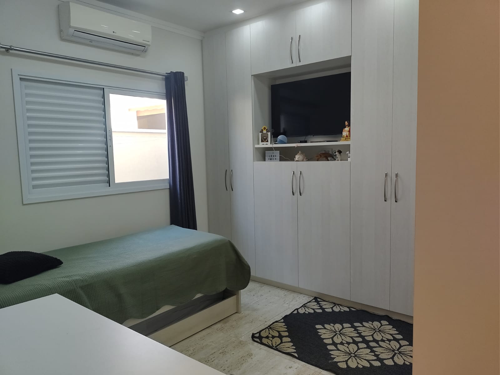 Casa Moderna e Completa com Placa Solar e 5 Ar-Condicionados na Av. Professora Zilah de Aquino - Tatuí 