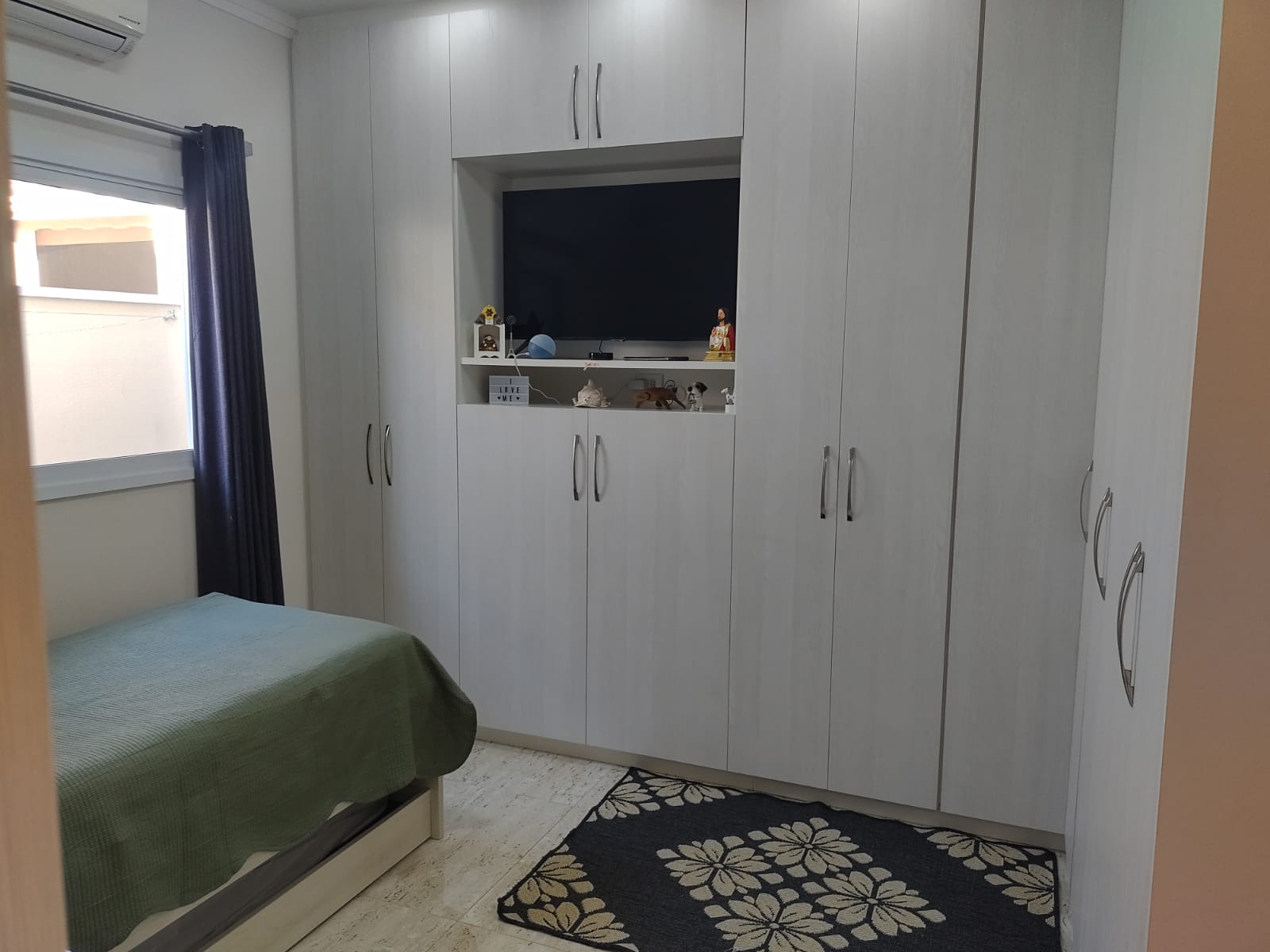 Casa Moderna e Completa com Placa Solar e 5 Ar-Condicionados na Av. Professora Zilah de Aquino - Tatuí 
