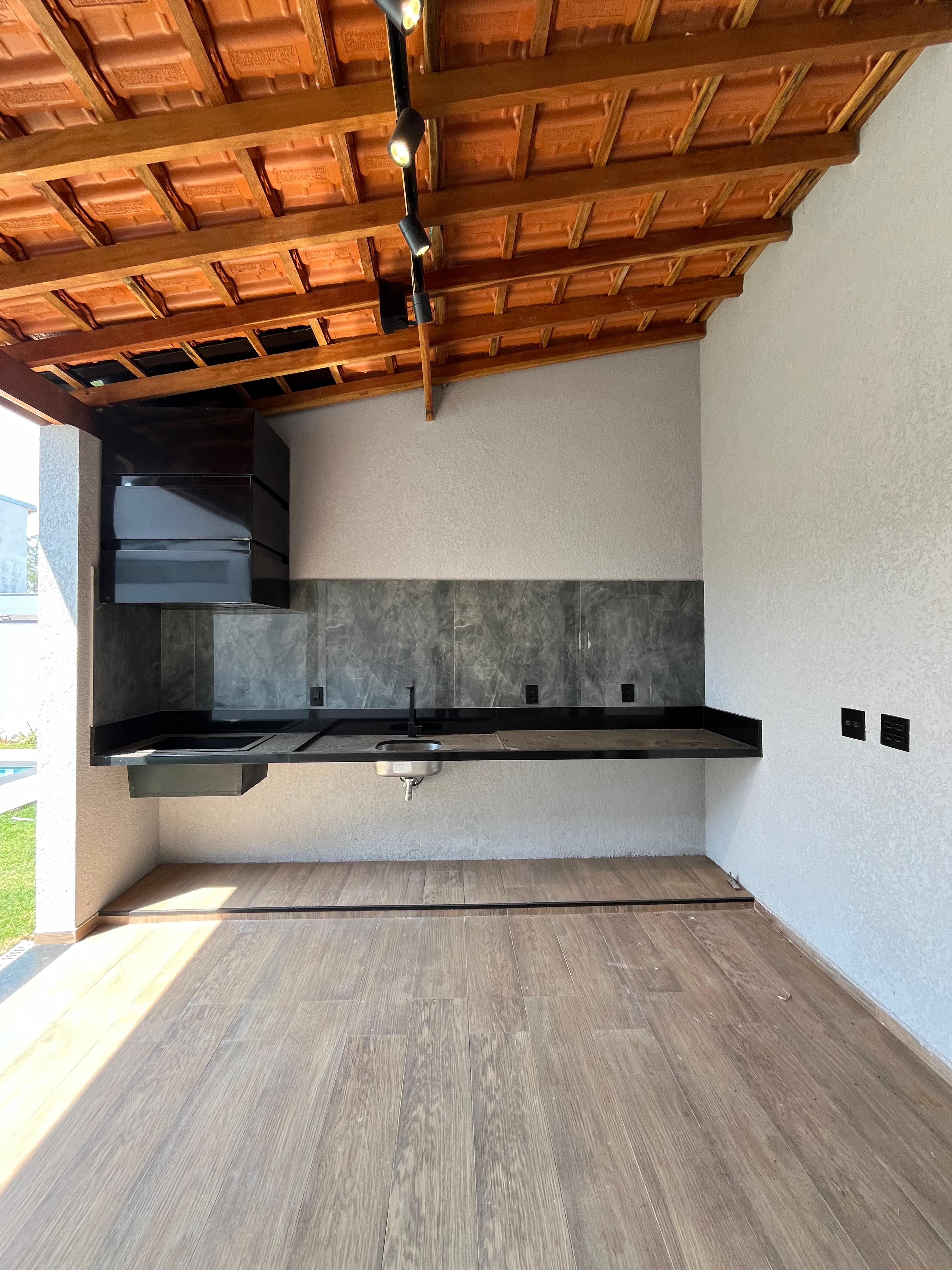 Magnífica Casa no Condomínio Ninho Verde 1 Eco Residence - R$ 990.000
