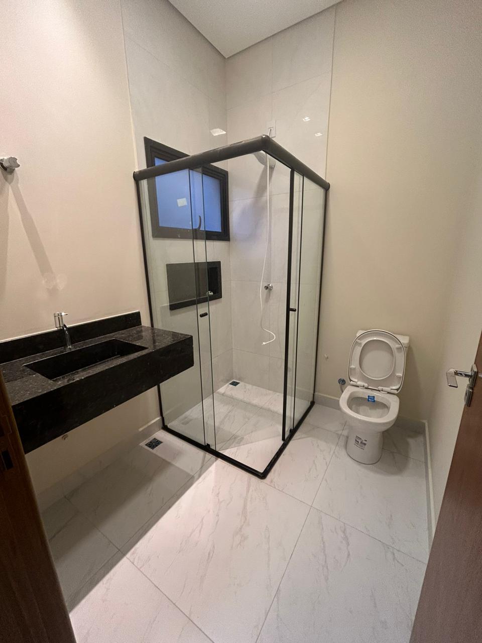 Seu novo lar está aqui! Conheça esta incrível casa à venda no exclusivo Condomínio Reserva dos Ypês 3.