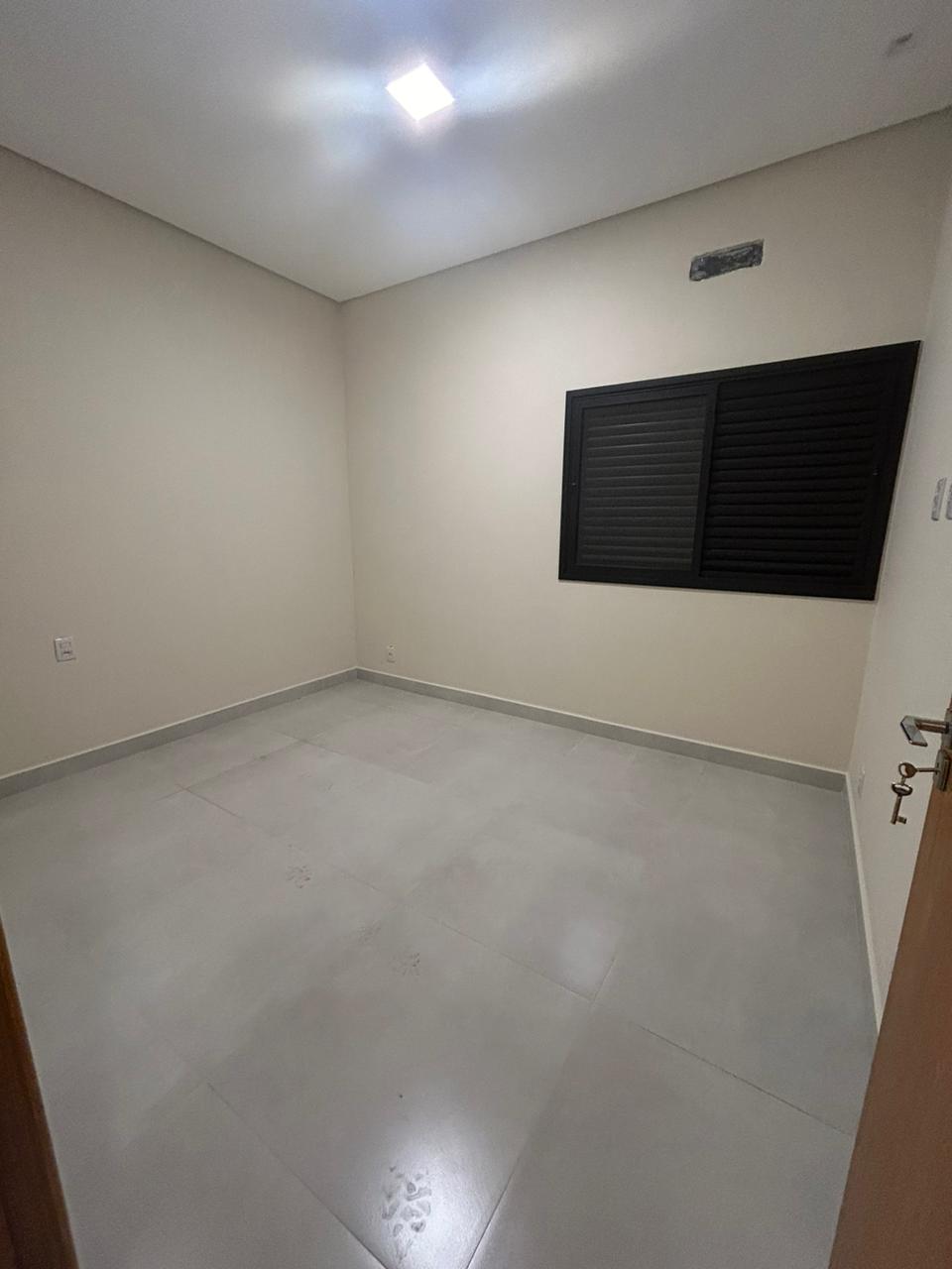 Seu novo lar está aqui! Conheça esta incrível casa à venda no exclusivo Condomínio Reserva dos Ypês 3.