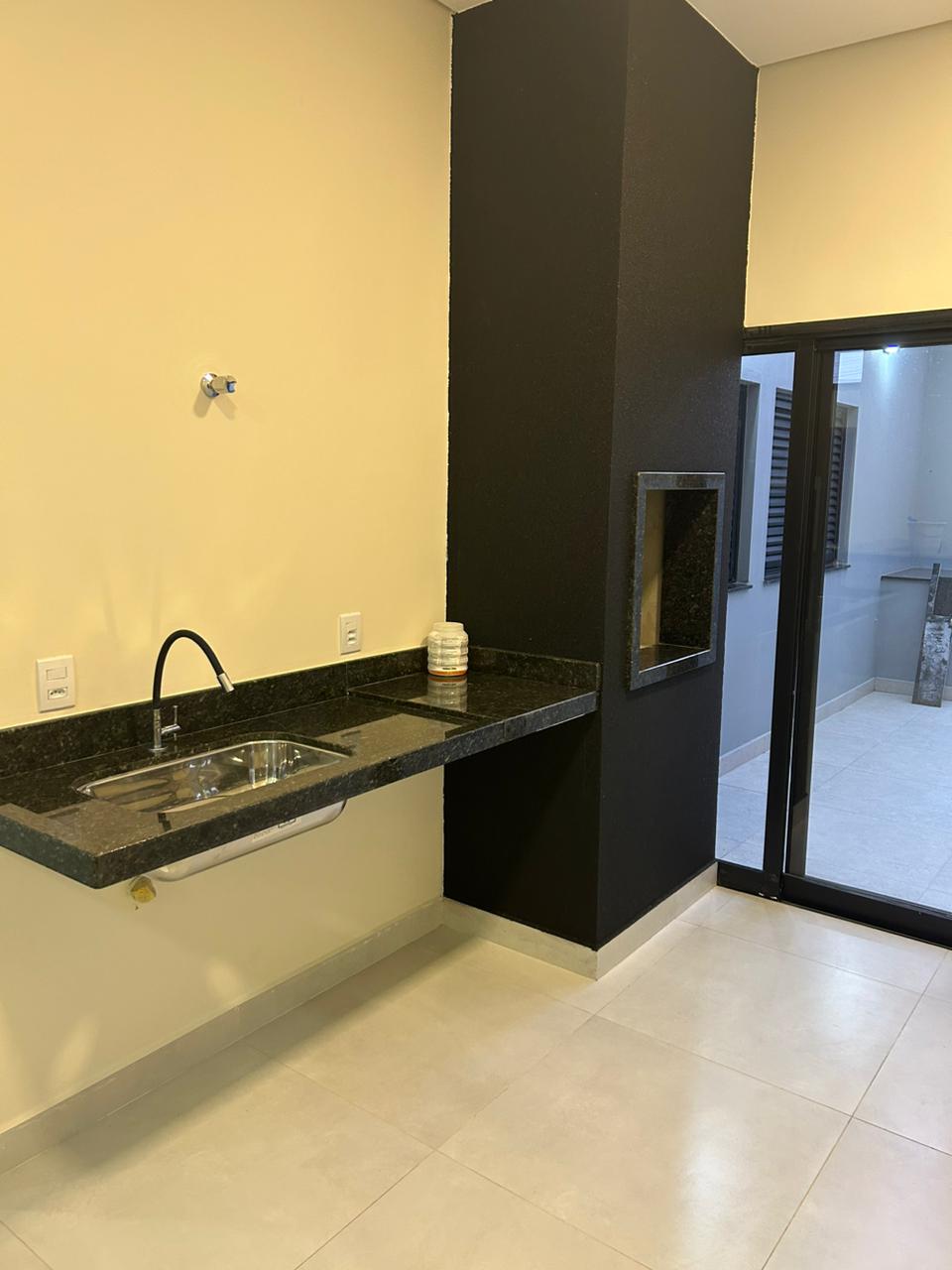 Seu novo lar está aqui! Conheça esta incrível casa à venda no exclusivo Condomínio Reserva dos Ypês 3.