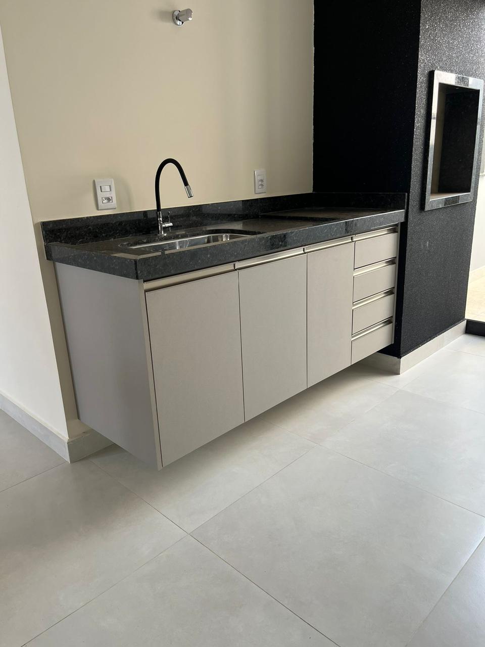 Seu novo lar está aqui! Conheça esta incrível casa à venda no exclusivo Condomínio Reserva dos Ypês 3.