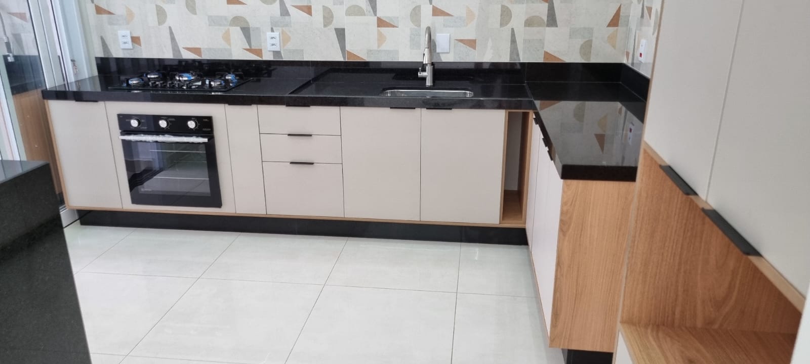 Casa Térrea Moderna no Ypê 3 – Tatuí/SP
