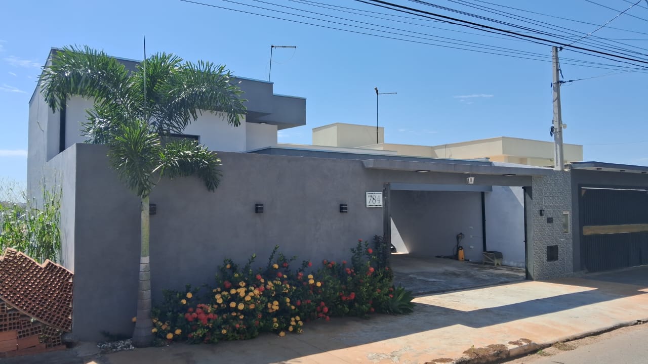 Sobrado à Venda: Conforto e Espaço no Bairro Colina Verde!