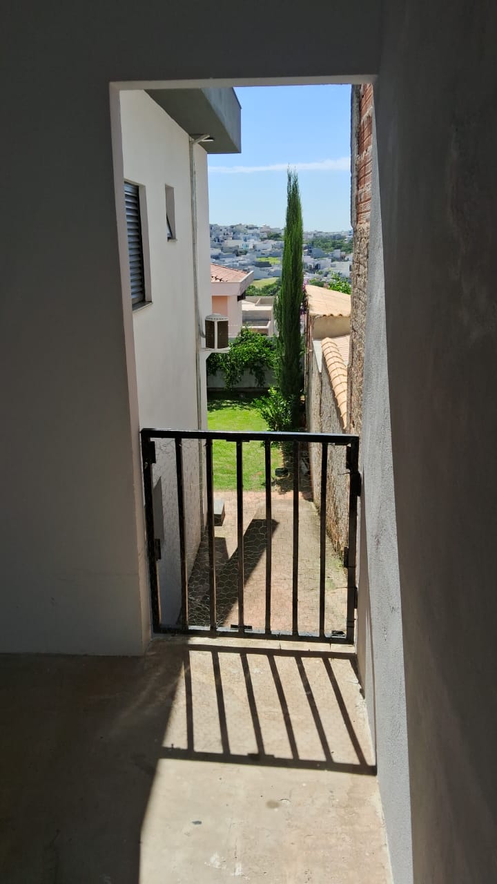 Sobrado à Venda: Conforto e Espaço no Bairro Colina Verde!