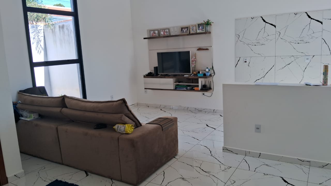 Sobrado à Venda: Conforto e Espaço no Bairro Colina Verde!