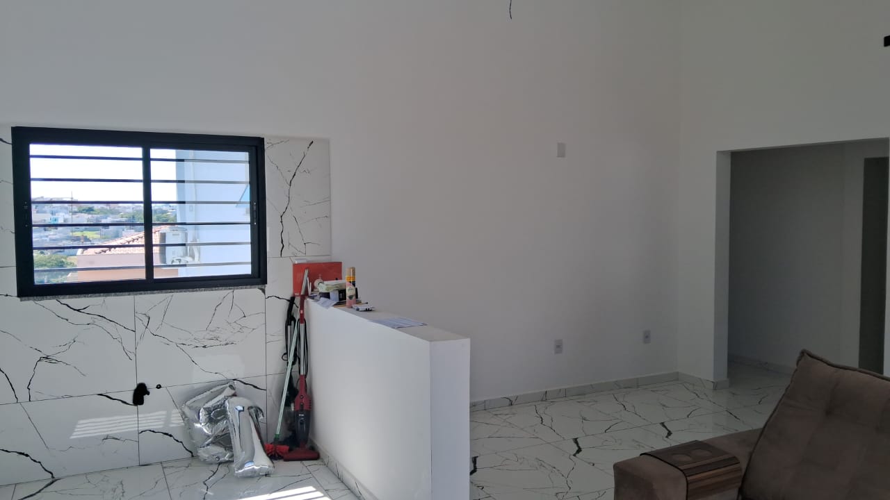 Sobrado à Venda: Conforto e Espaço no Bairro Colina Verde!