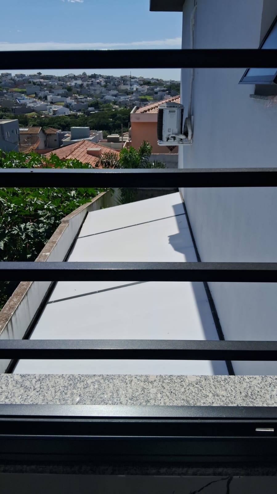 Sobrado à Venda: Conforto e Espaço no Bairro Colina Verde!