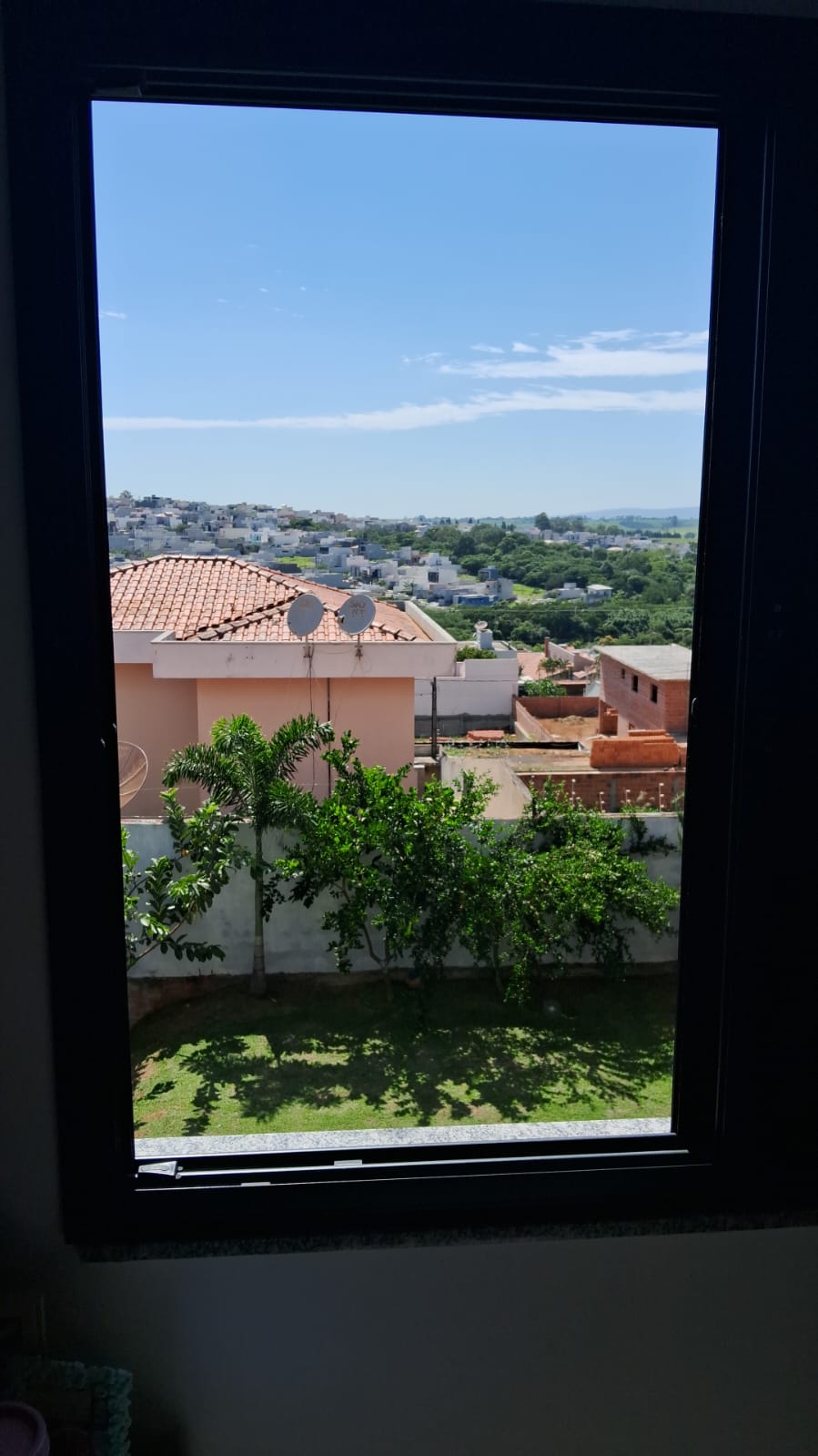 Sobrado à Venda: Conforto e Espaço no Bairro Colina Verde!