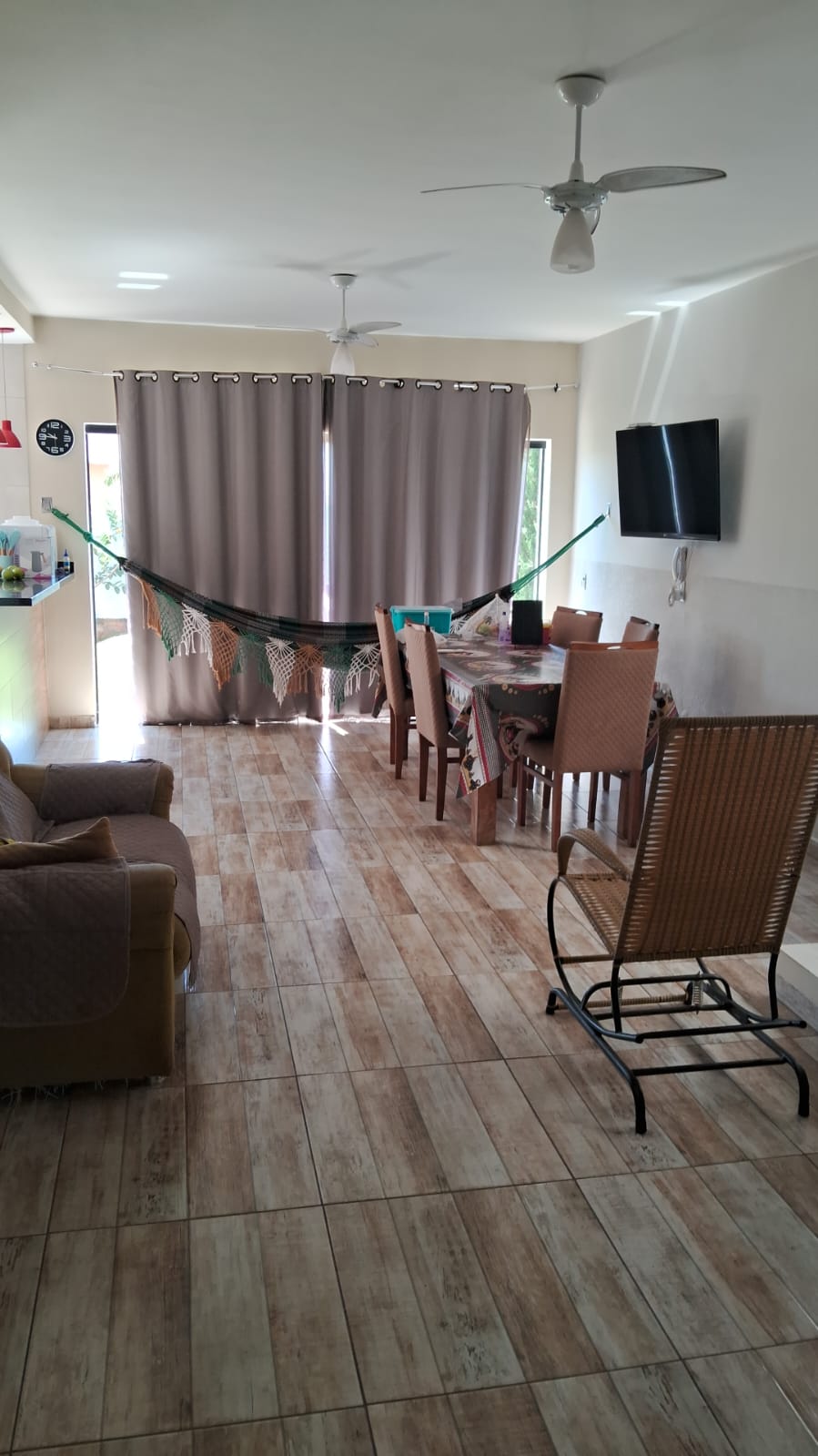 Sobrado à Venda: Conforto e Espaço no Bairro Colina Verde!