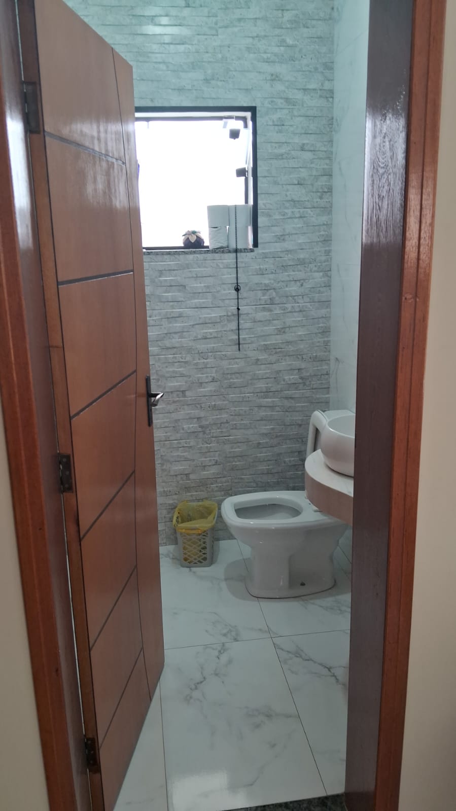 Sobrado à Venda: Conforto e Espaço no Bairro Colina Verde!