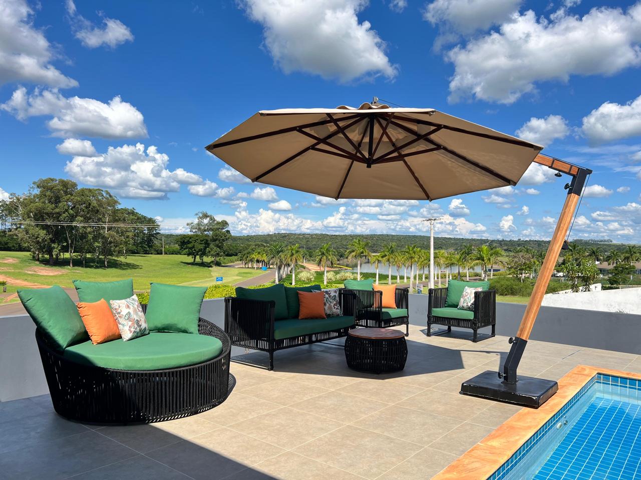 Casa de Alto Padrão à Venda no Riviera de Santa Cristina II – Porteira Fechada