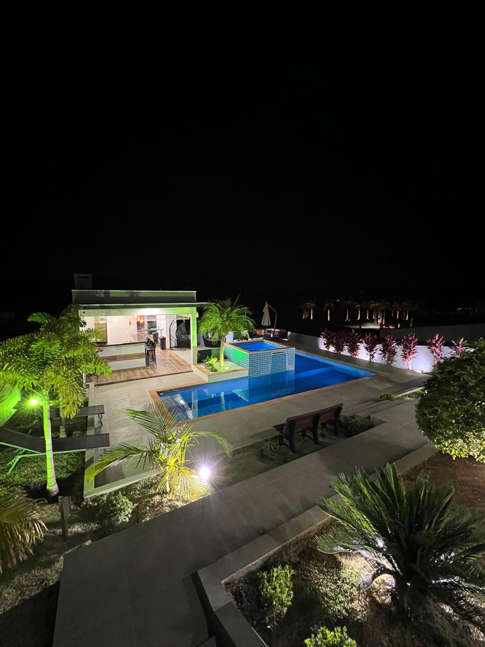 Casa de Alto Padrão à Venda no Riviera de Santa Cristina II – Porteira Fechada