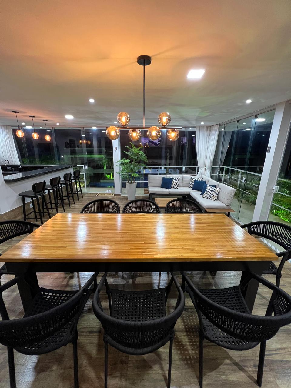 Casa de Alto Padrão à Venda no Riviera de Santa Cristina II – Porteira Fechada