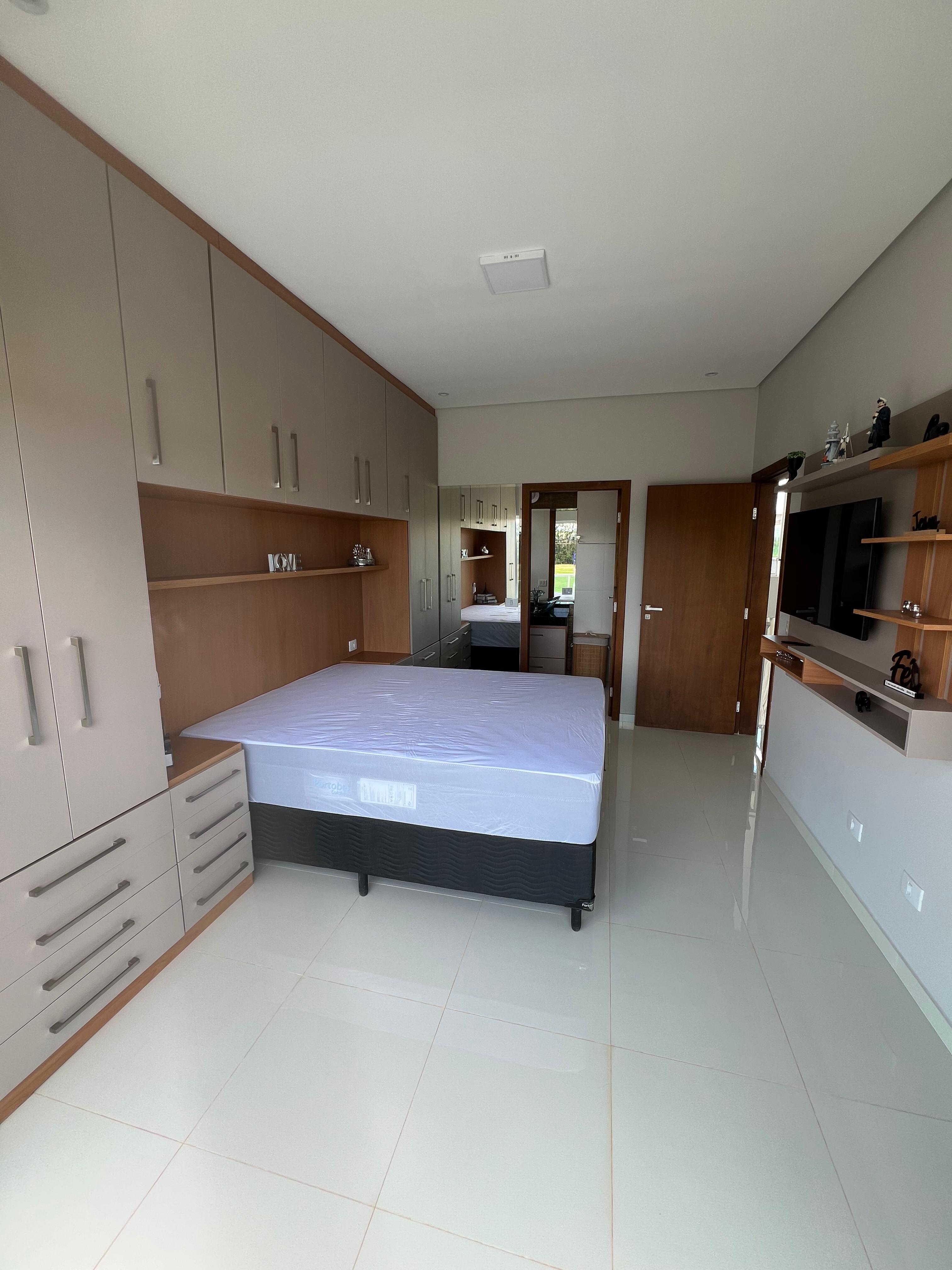 Casa de Alto Padrão à Venda no Riviera de Santa Cristina II – Porteira Fechada