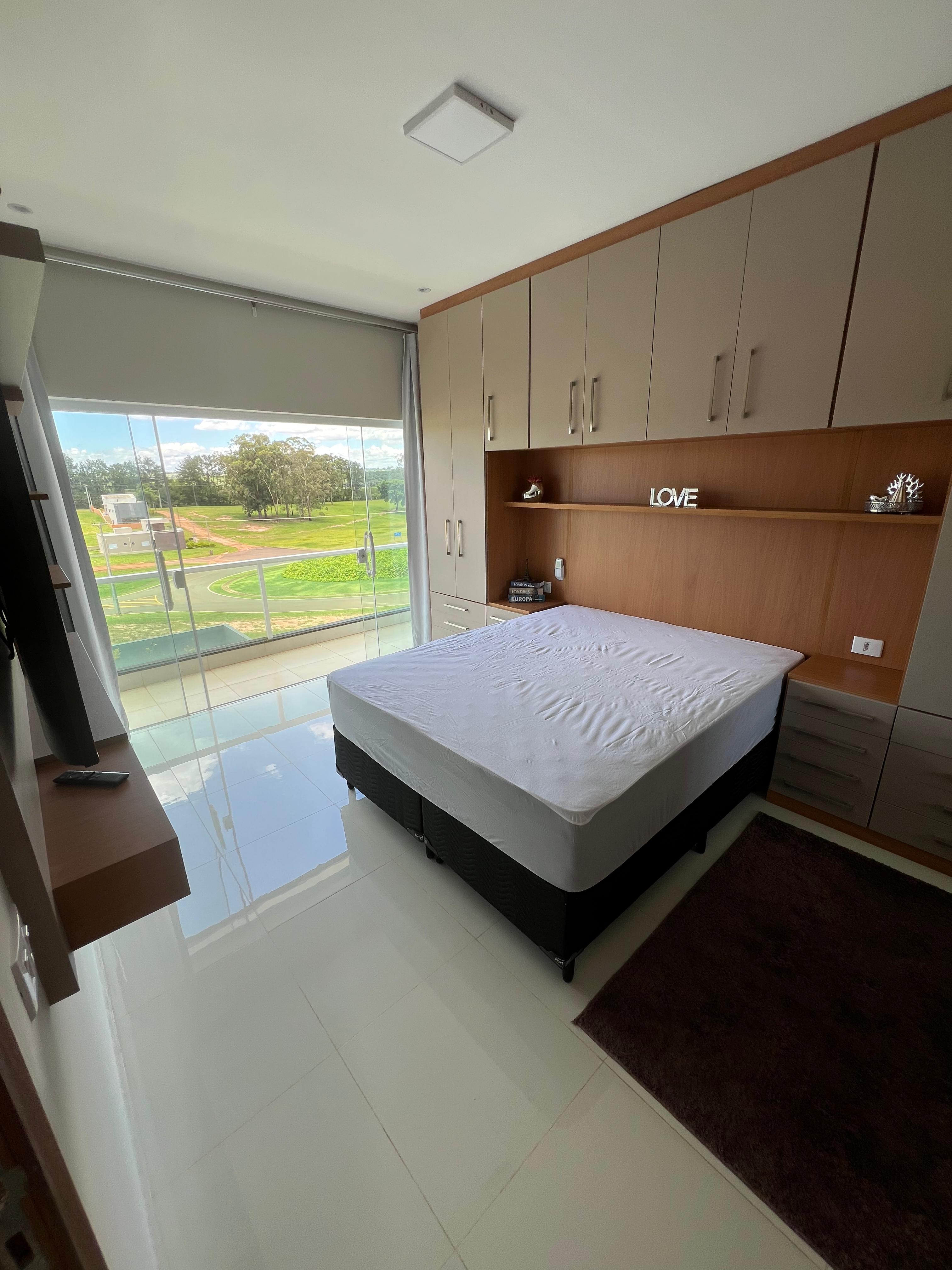 Casa de Alto Padrão à Venda no Riviera de Santa Cristina II – Porteira Fechada