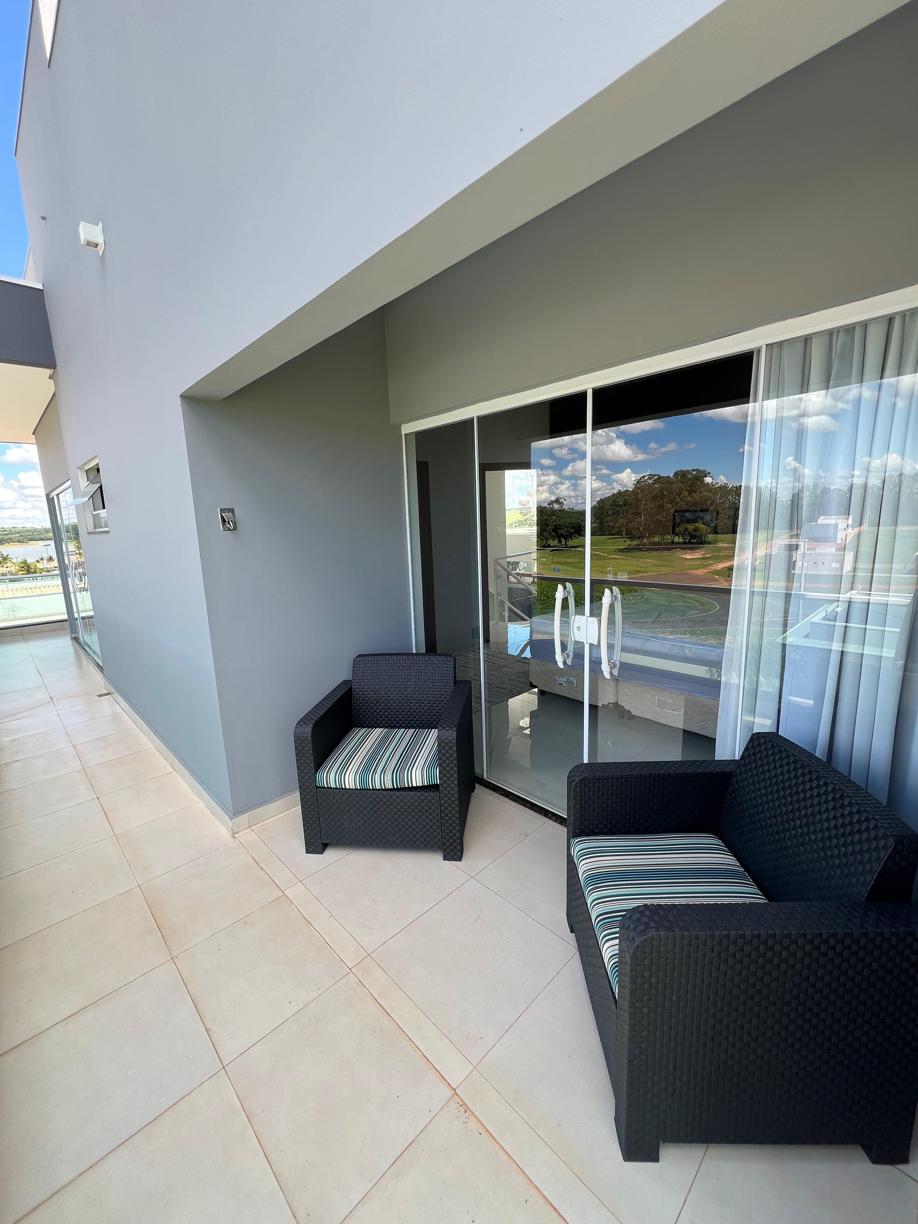 Casa de Alto Padrão à Venda no Riviera de Santa Cristina II – Porteira Fechada