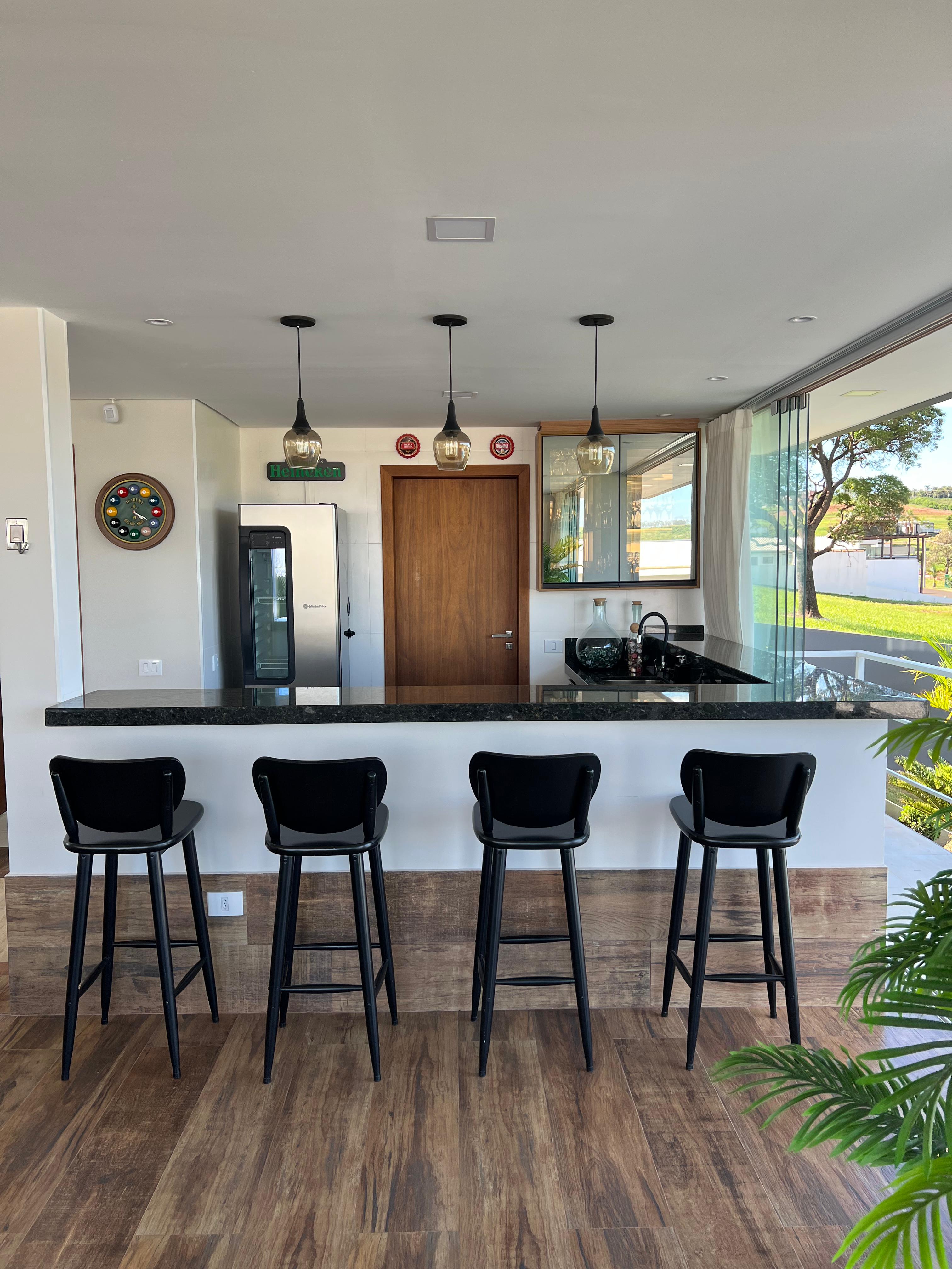 Casa de Alto Padrão à Venda no Riviera de Santa Cristina II – Porteira Fechada