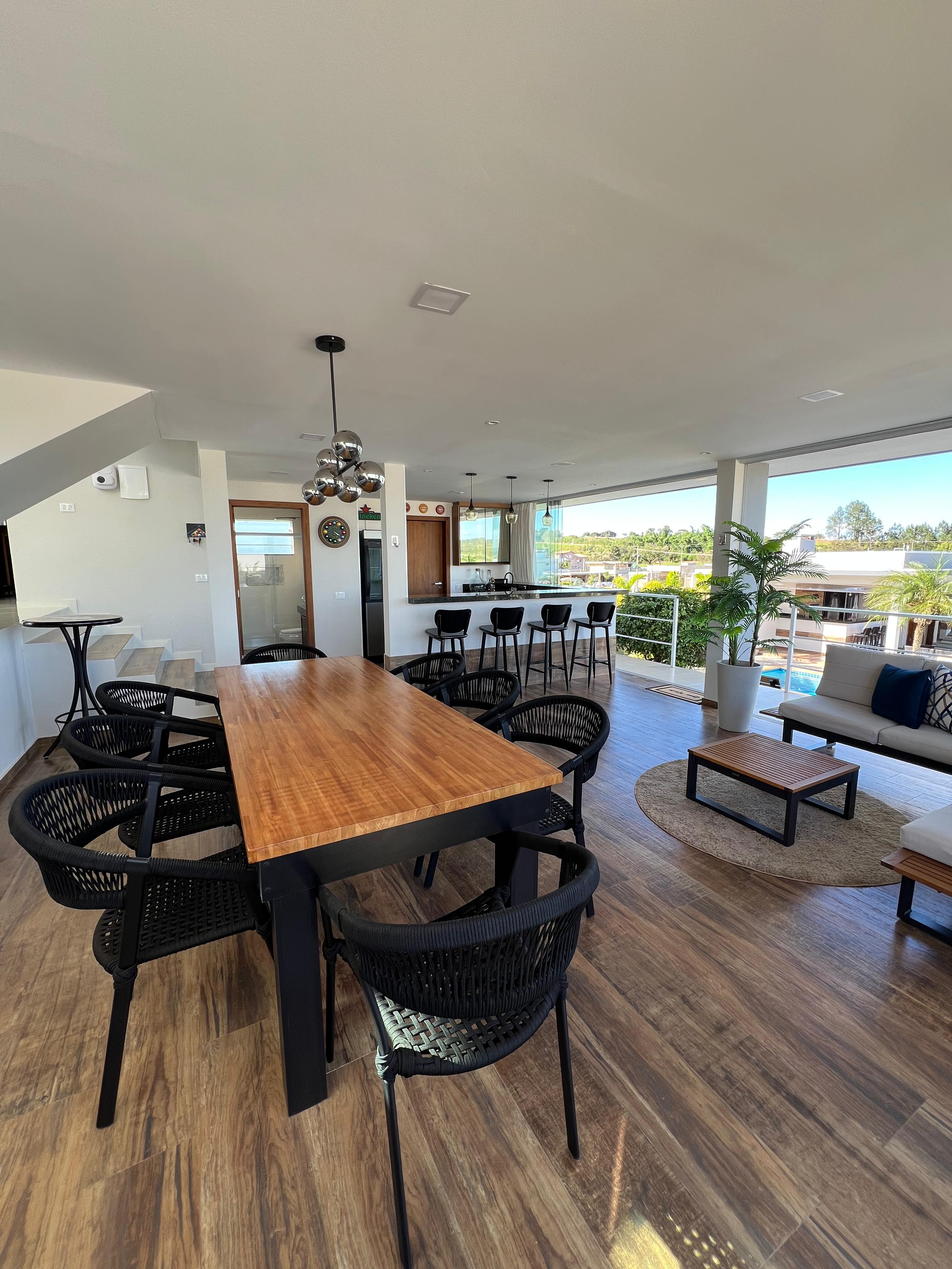 Casa de Alto Padrão à Venda no Riviera de Santa Cristina II – Porteira Fechada