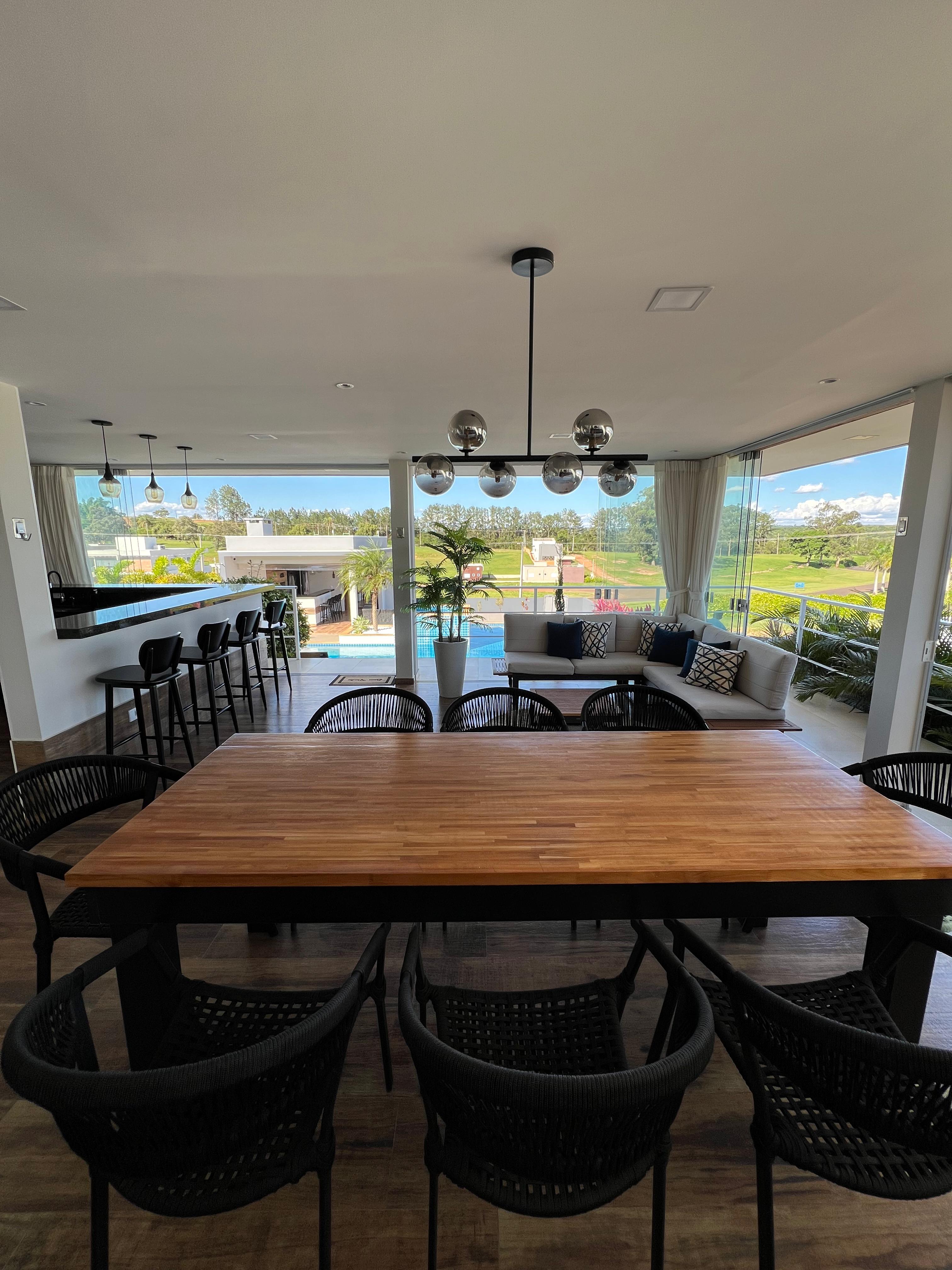 Casa de Alto Padrão à Venda no Riviera de Santa Cristina II – Porteira Fechada