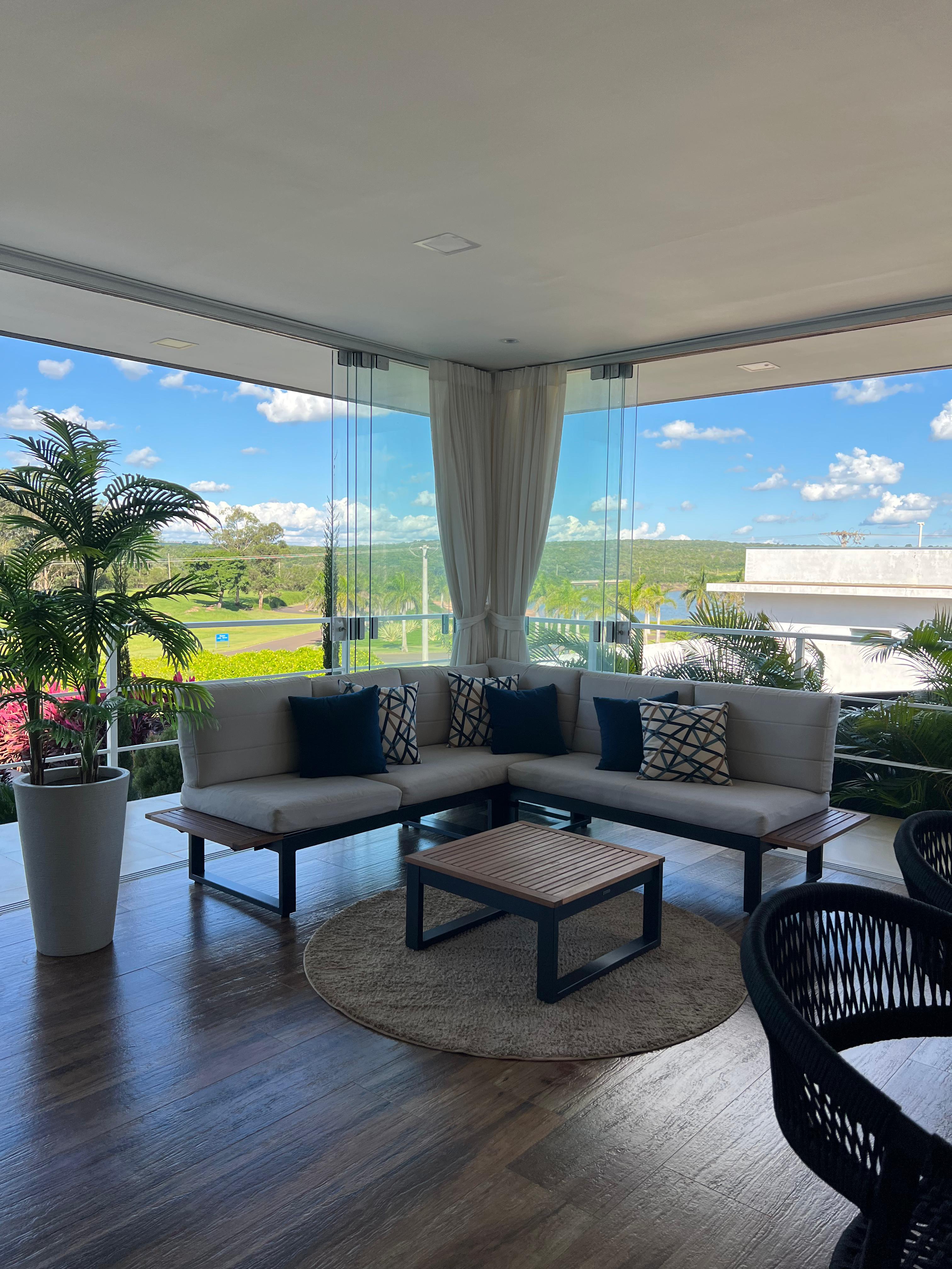 Casa de Alto Padrão à Venda no Riviera de Santa Cristina II – Porteira Fechada