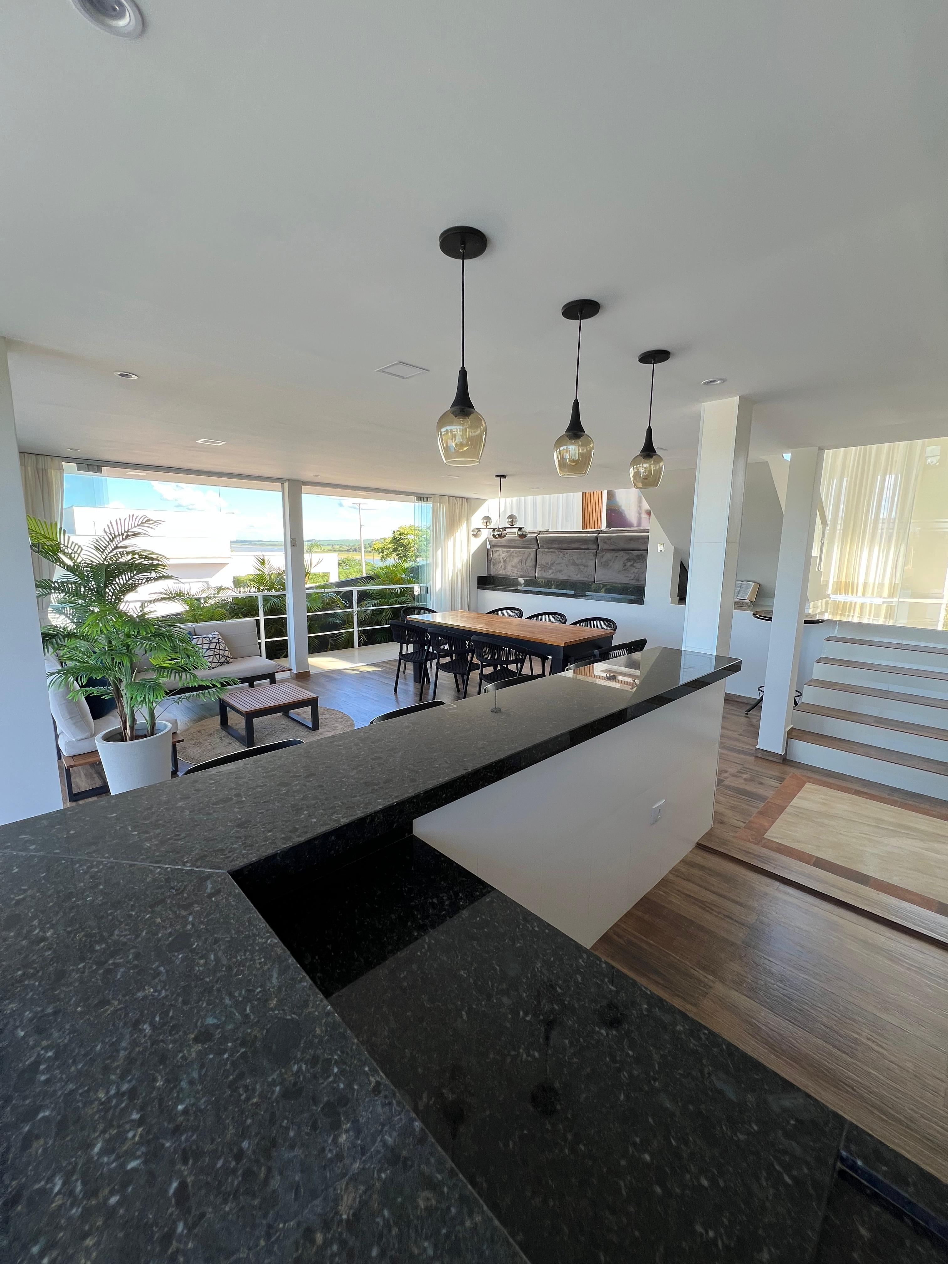 Casa de Alto Padrão à Venda no Riviera de Santa Cristina II – Porteira Fechada