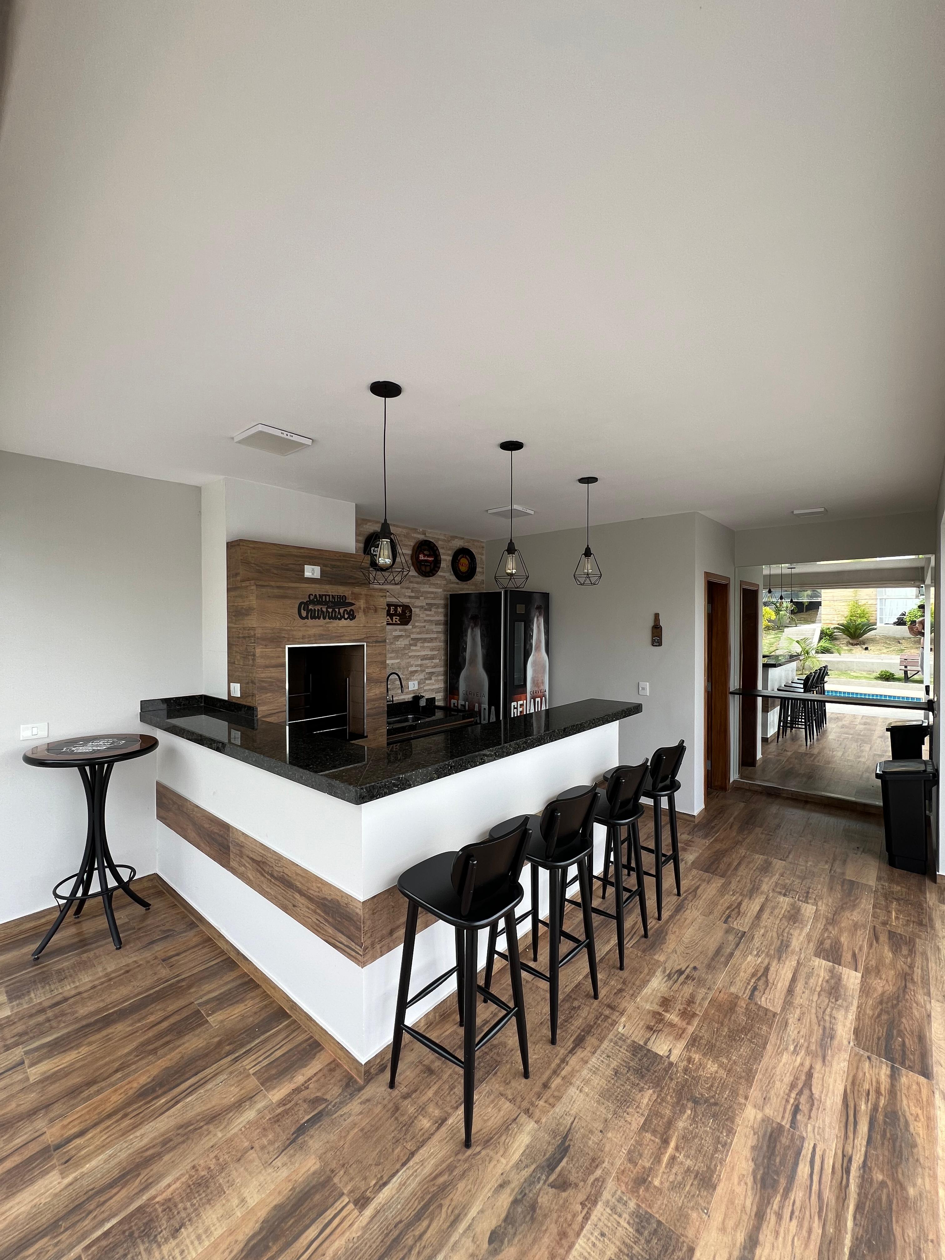 Casa de Alto Padrão à Venda no Riviera de Santa Cristina II – Porteira Fechada