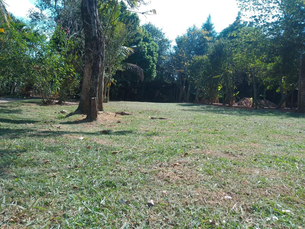 Vendo Chácara com 2.152m² em Tatuí-SP, próximo ao asfalto, escriturada