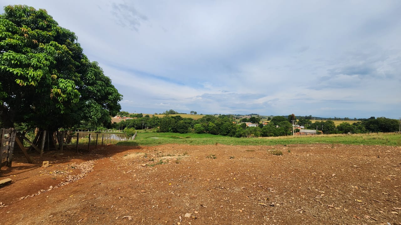 Chácara de Alto Padrão com Piscina, Suítes e Estrutura Completa por R$ 1,7 Mi