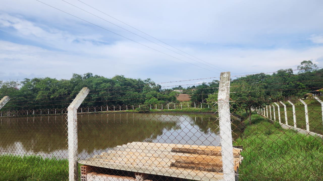 Chácara de Alto Padrão com Piscina, Suítes e Estrutura Completa por R$ 1,7 Mi