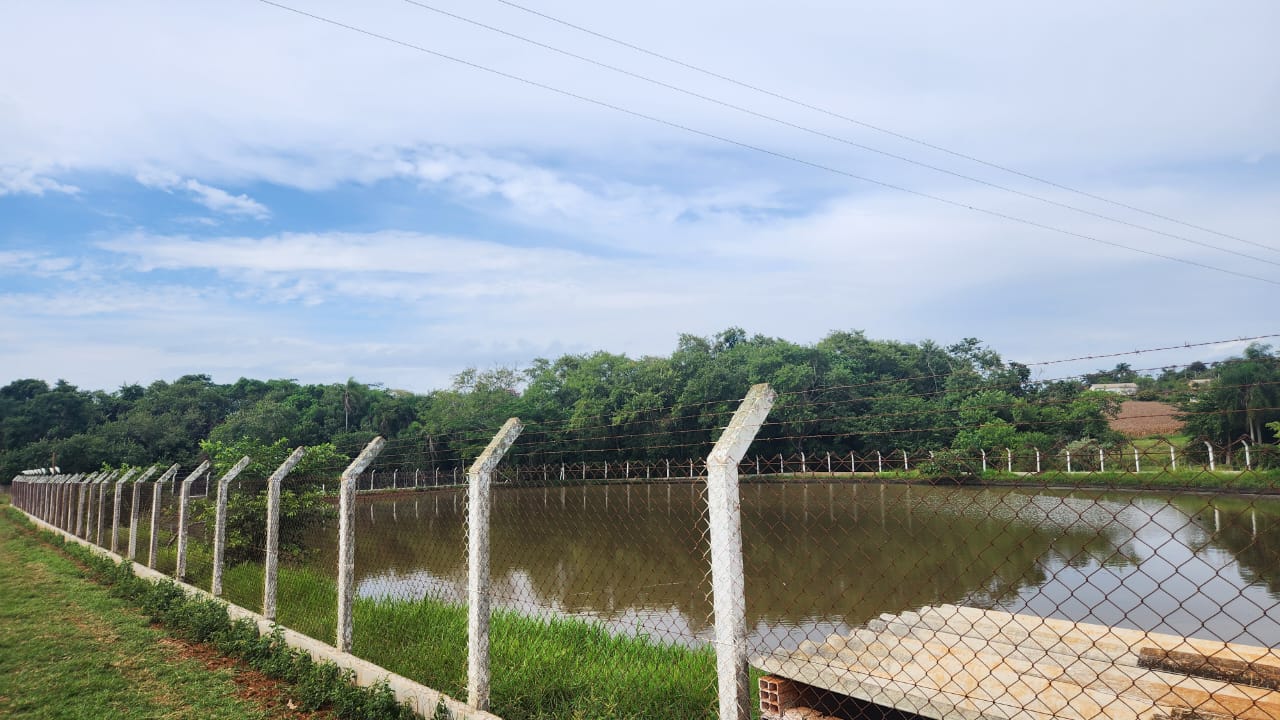 Chácara de Alto Padrão com Piscina, Suítes e Estrutura Completa por R$ 1,7 Mi