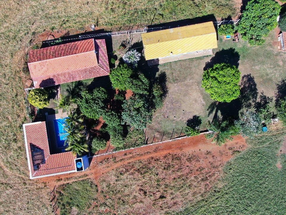 Chácara de Alto Padrão com Piscina, Suítes e Estrutura Completa por R$ 1,7 Mi