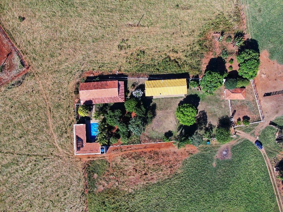 Chácara de Alto Padrão com Piscina, Suítes e Estrutura Completa por R$ 1,7 Mi