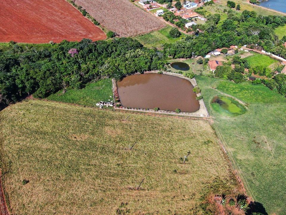 Chácara de Alto Padrão com Piscina, Suítes e Estrutura Completa por R$ 1,7 Mi