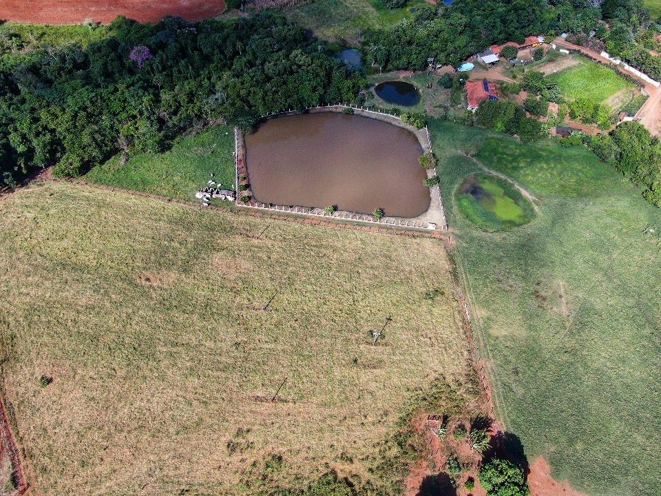 Chácara de Alto Padrão com Piscina, Suítes e Estrutura Completa por R$ 1,7 Mi
