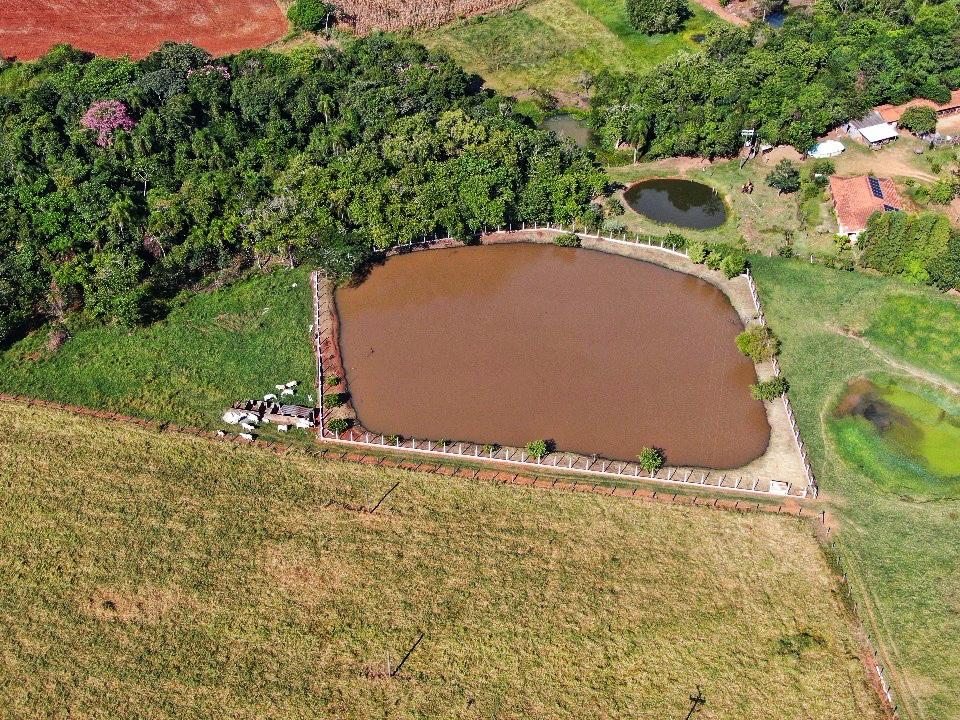 Chácara de Alto Padrão com Piscina, Suítes e Estrutura Completa por R$ 1,7 Mi