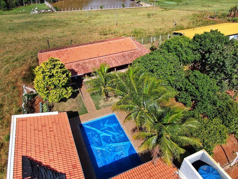 Chácara de Alto Padrão com Piscina, Suítes e Estrutura Completa por R$ 1,7 Mi