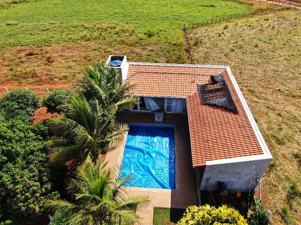 Chácara de Alto Padrão com Piscina, Suítes e Estrutura Completa por R$ 1,7 Mi