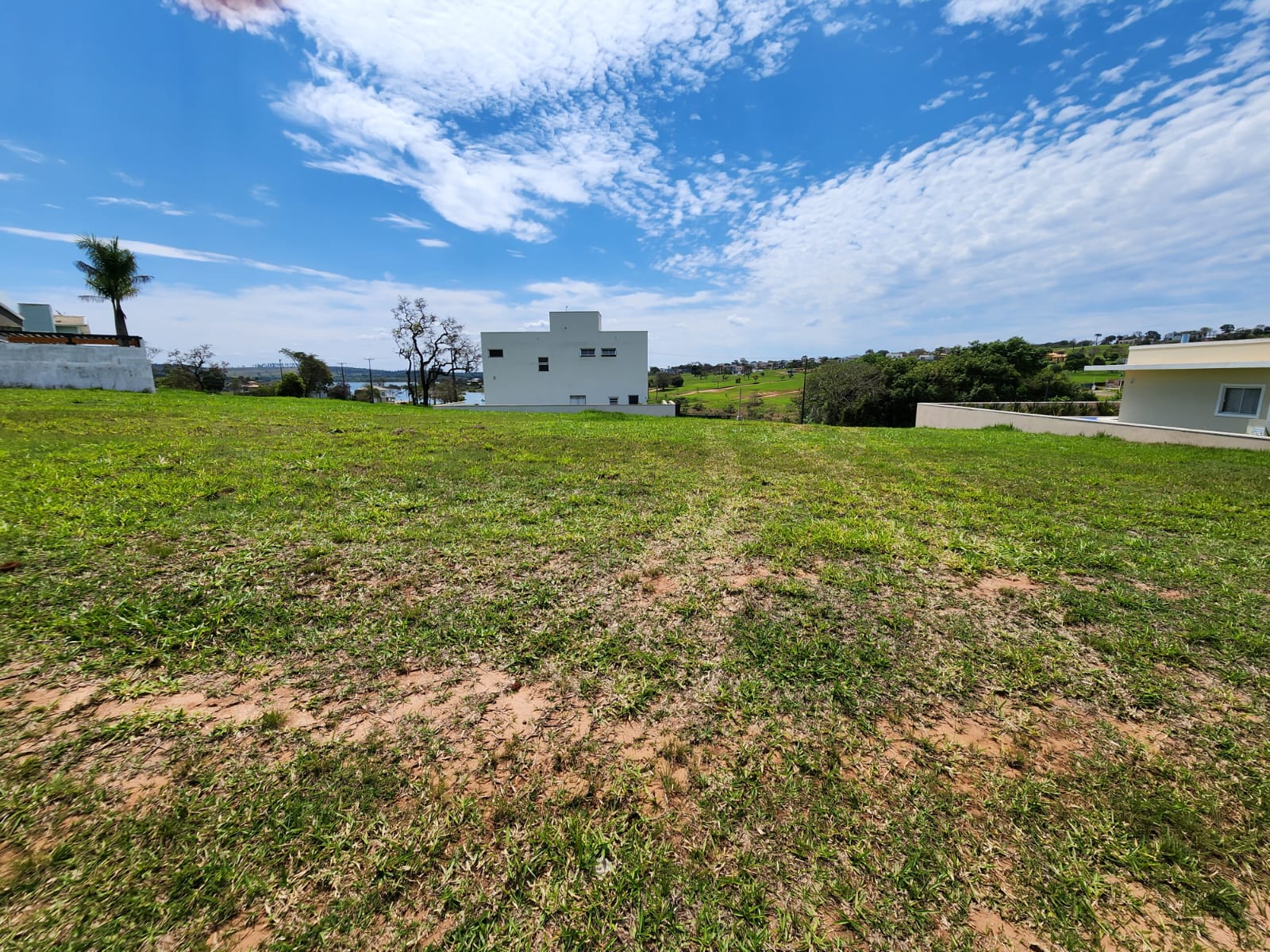 Riviera de Santa Cristina XIII – Terrenos exclusivos em localização nobre, prontos para construir