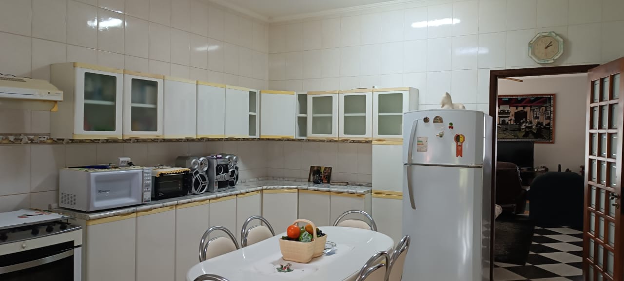 Aproveite: Casa com alma de chácara no coração de Tatuí!