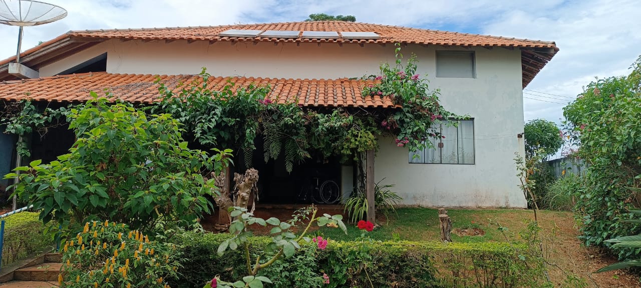 Aproveite: Casa com alma de chácara no coração de Tatuí!