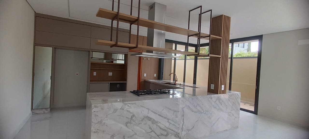 Viva o futuro com sofisticação no Reserva dos Ypês 3 — Casa de alto padrão com 3 dormitórios, energia solar e área gourmet integrada