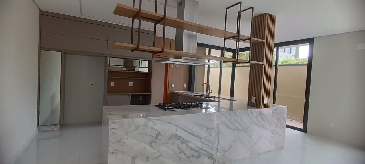 Viva o futuro com sofisticação no Reserva dos Ypês 3 — Casa de alto padrão com 3 dormitórios, energia solar e área gourmet integrada