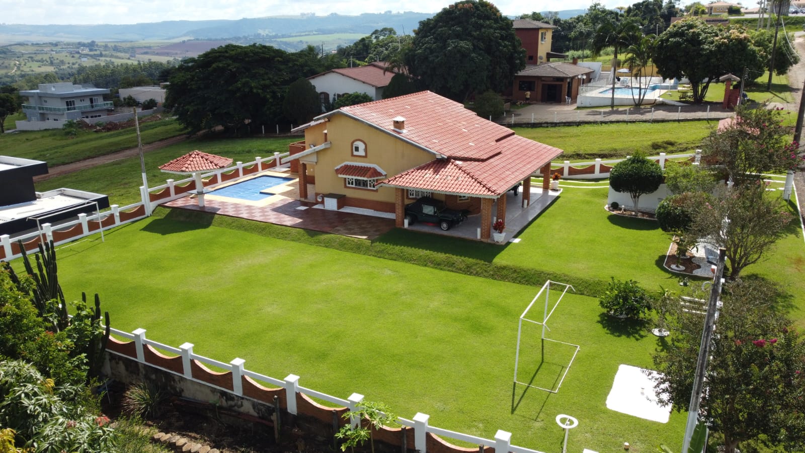 Casa Térrea com Piscina e Espaço Gourmet no Ninho Verde II Eco Residence