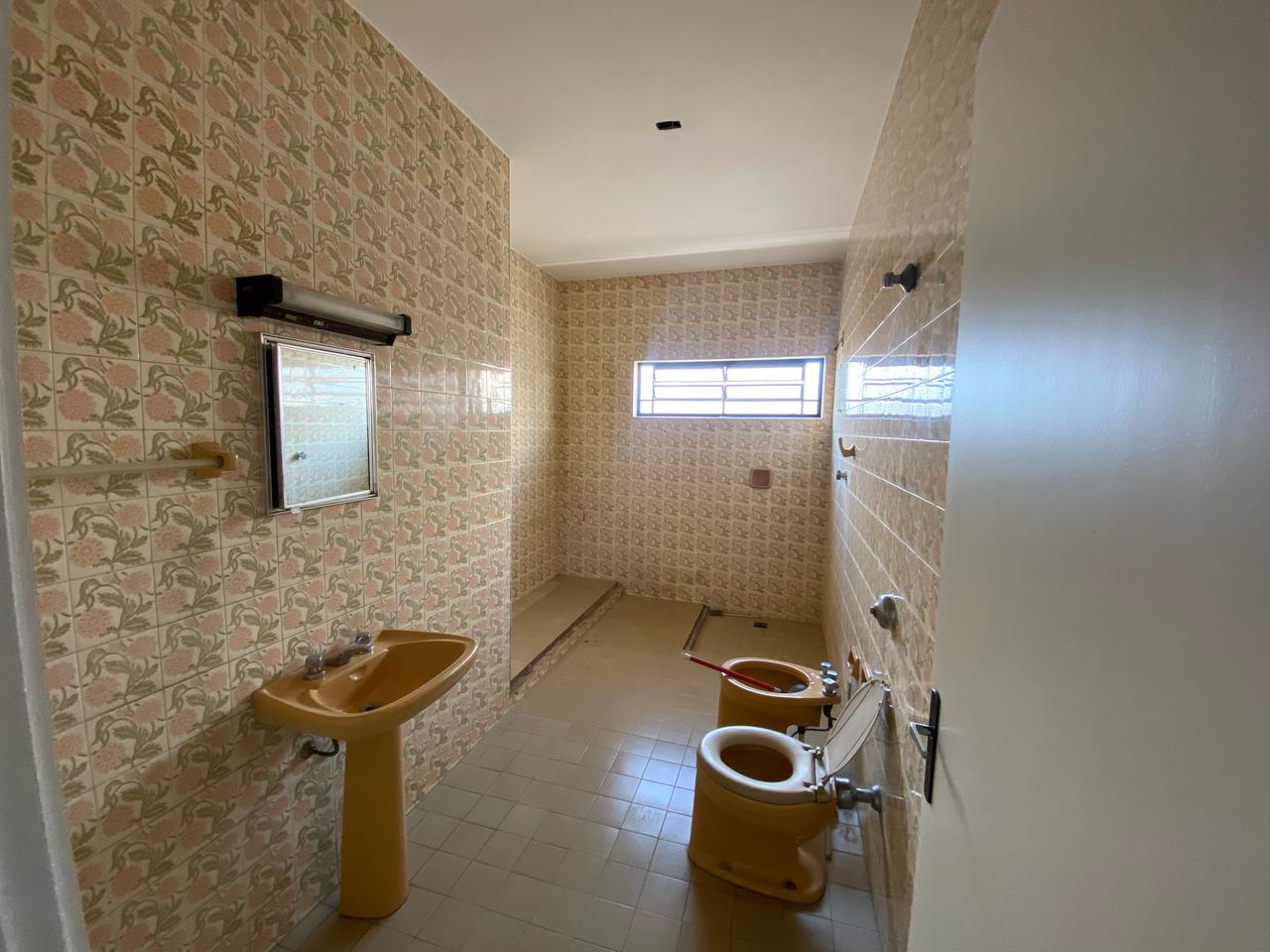 Excelente casa para locação no Centro de Tatuí, a apenas 100 metros da Rua Onze de Agosto