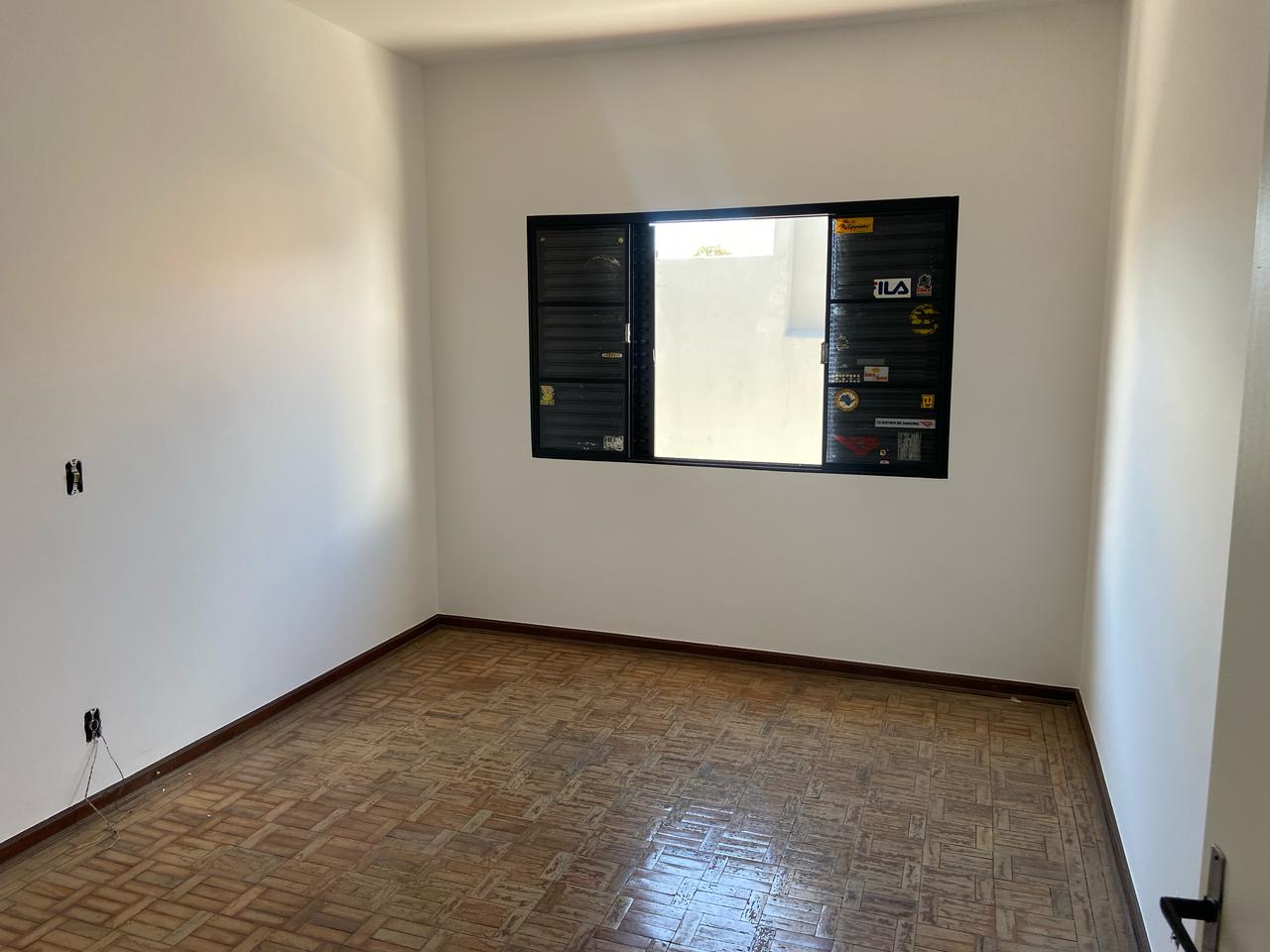 Excelente casa para locação no Centro de Tatuí, a apenas 100 metros da Rua Onze de Agosto